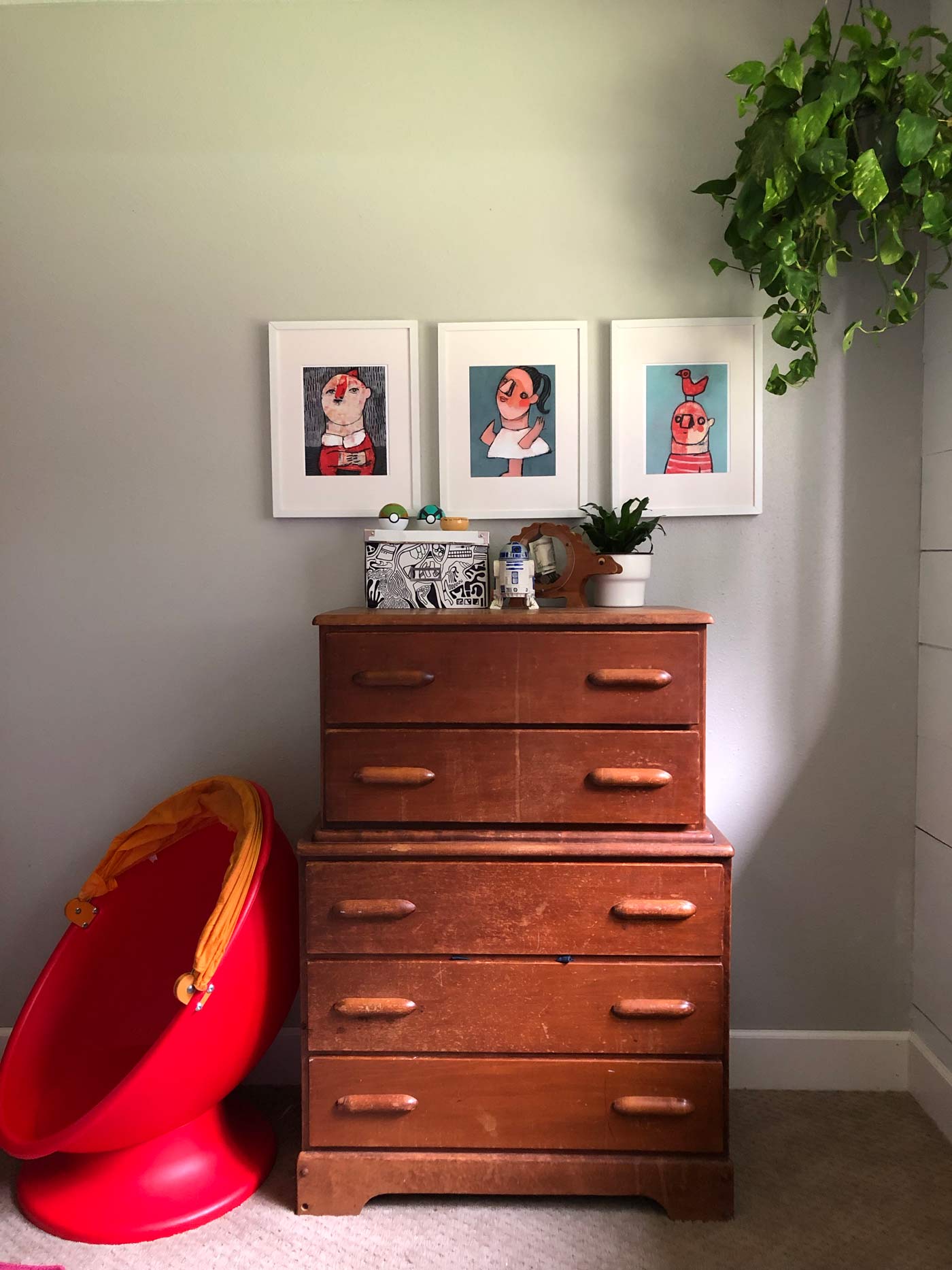 before-kids-room-dresser-and-art