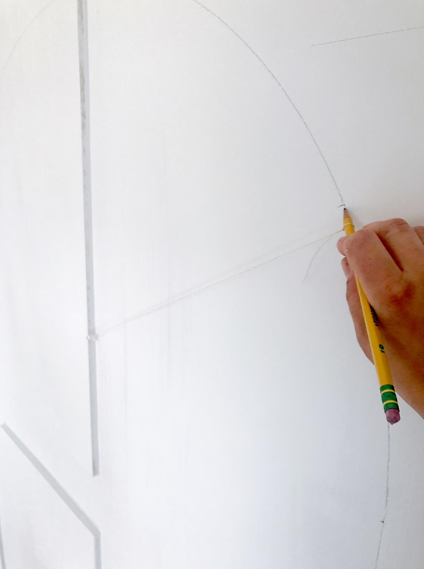 tracing-an-arch-using-a-thumbtack-string-and-pencil